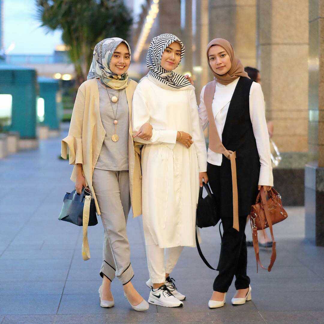 8 Tips Cara Fashion Hijab Casual agar Terlihat Cantik dan ...